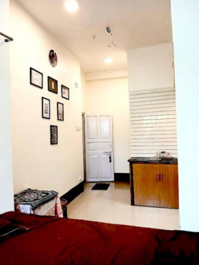 Studio Room Close to Quest Mall